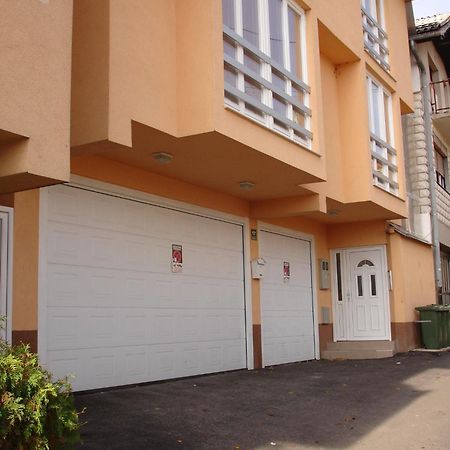 Apartments Kira SJJ Extérieur photo