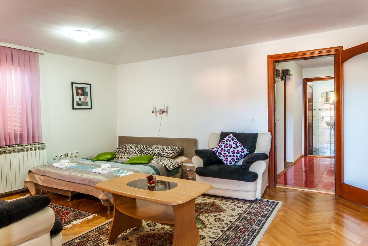 Apartments Kira SJJ Extérieur photo